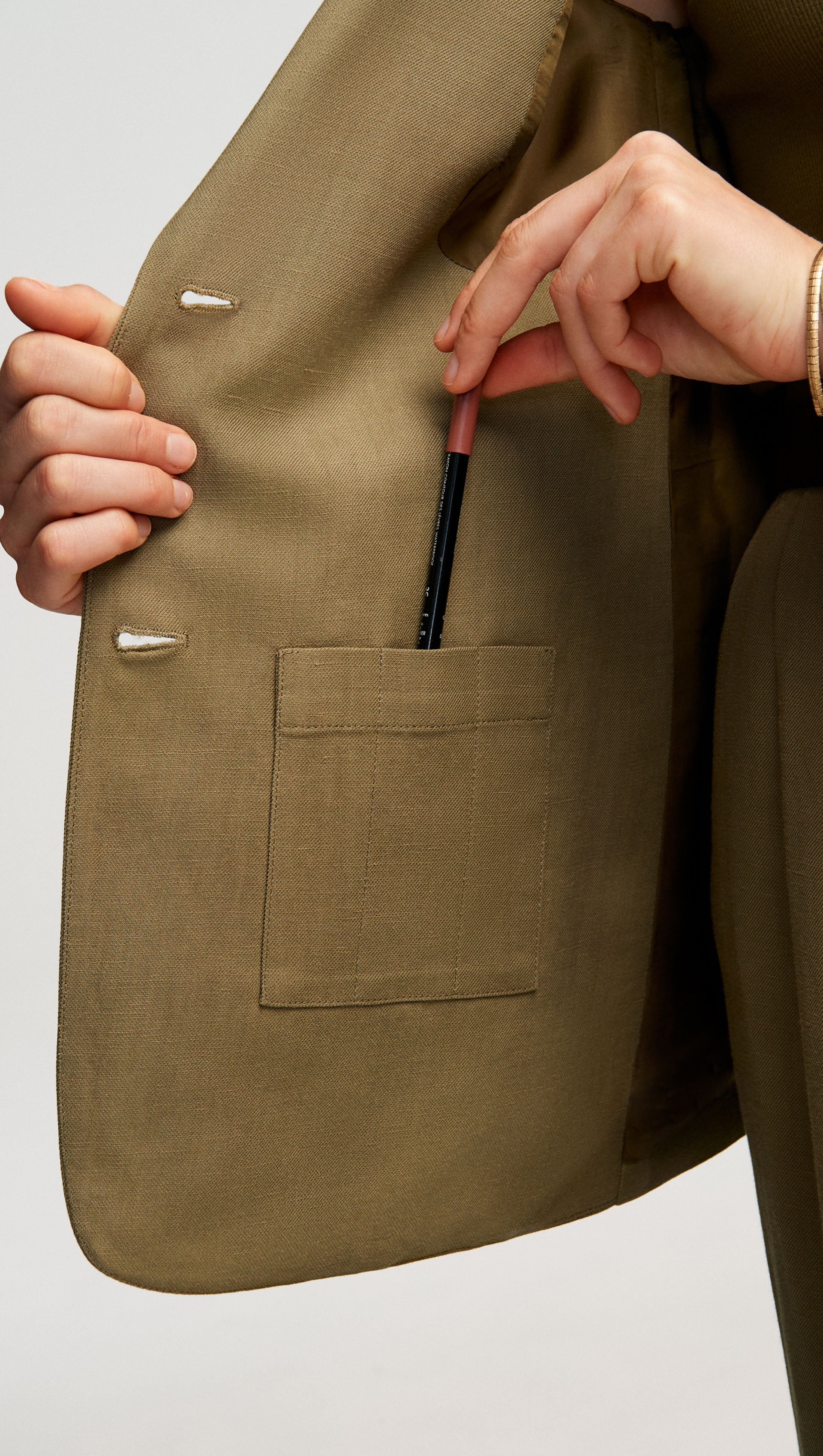 Boyfriend Blazer in Viscose Linen Twill | Khaki Green - Image 6