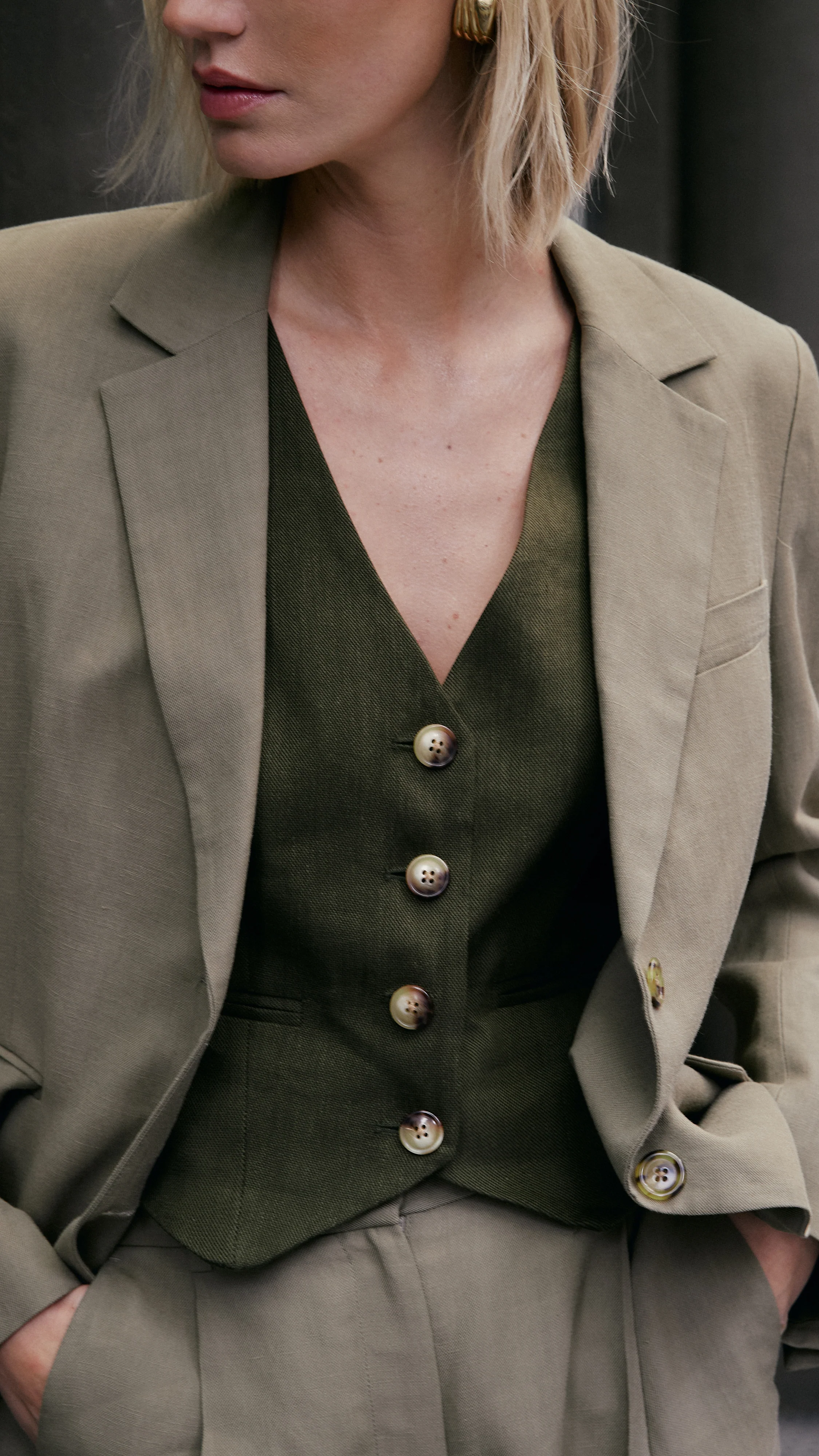 Boyfriend Blazer in Viscose Linen Twill | Khaki Green - Image 7