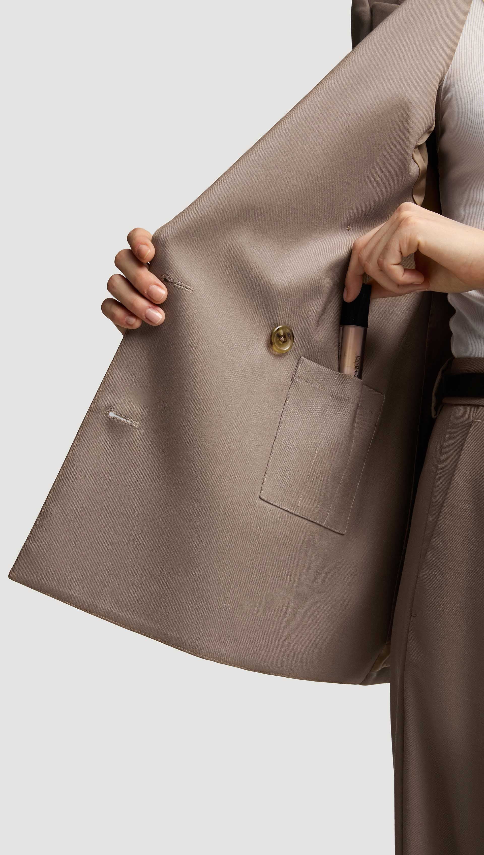 Chelsea Blazer in Seasonless Wool | Taupe - Image 7
