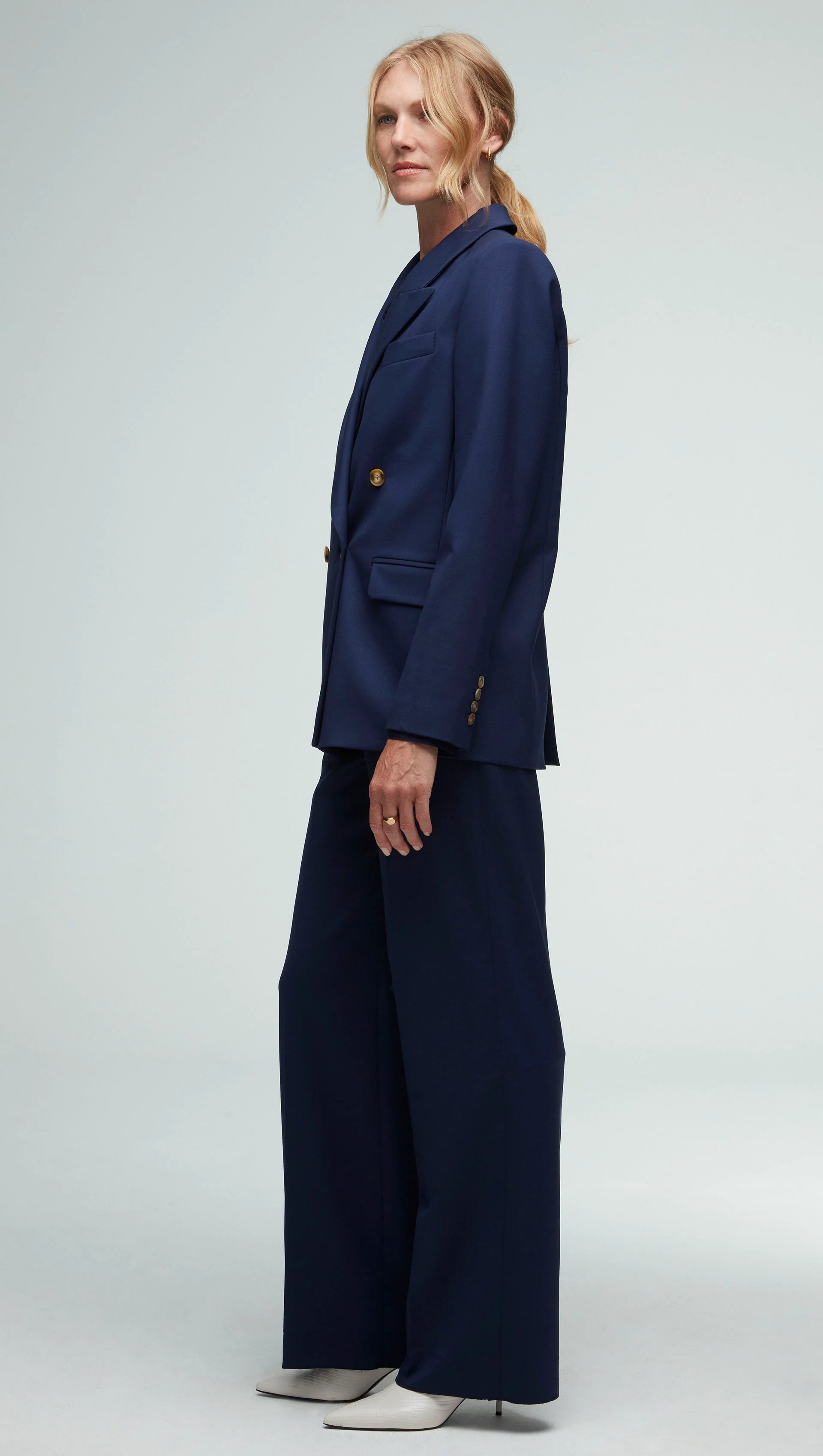 Peak Lapel Blazer in Seasonless Wool | Navy - Image 6