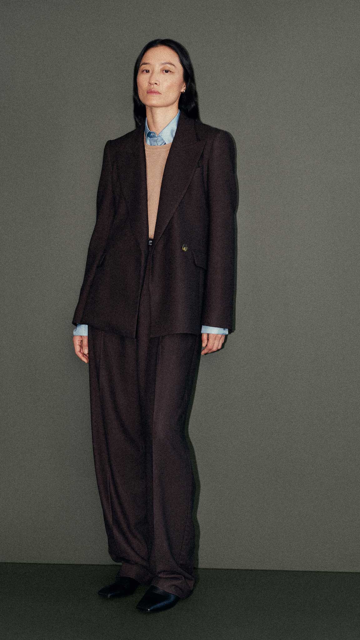 Pleated Tapered Trouser in Brushed Wool | Brown - Image 8