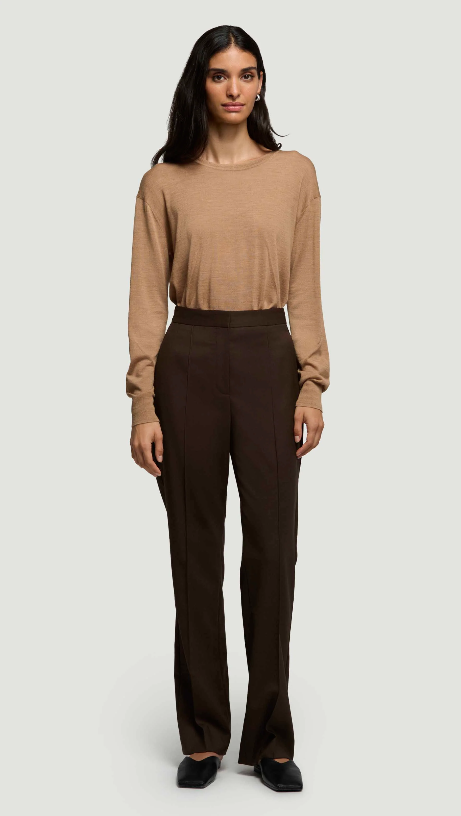 Straight Pintuck Trouser in Seasonless Wool | Espresso - Image 3