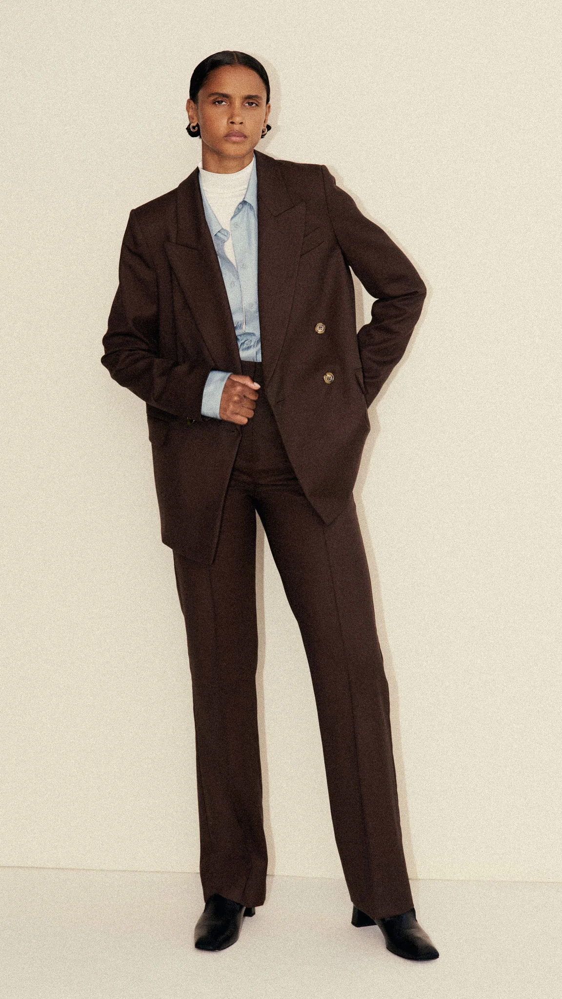 Straight Pintuck Trouser in Seasonless Wool | Espresso - Image 8