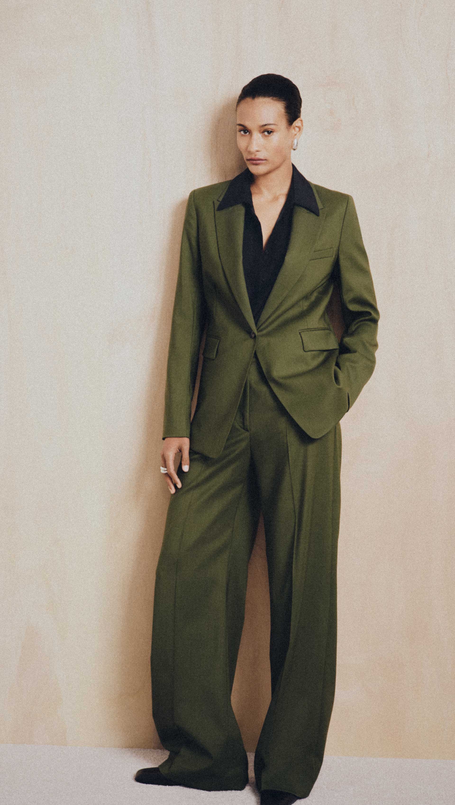 Wide Leg Trouser in Seasonless Wool | Olive - Image 9